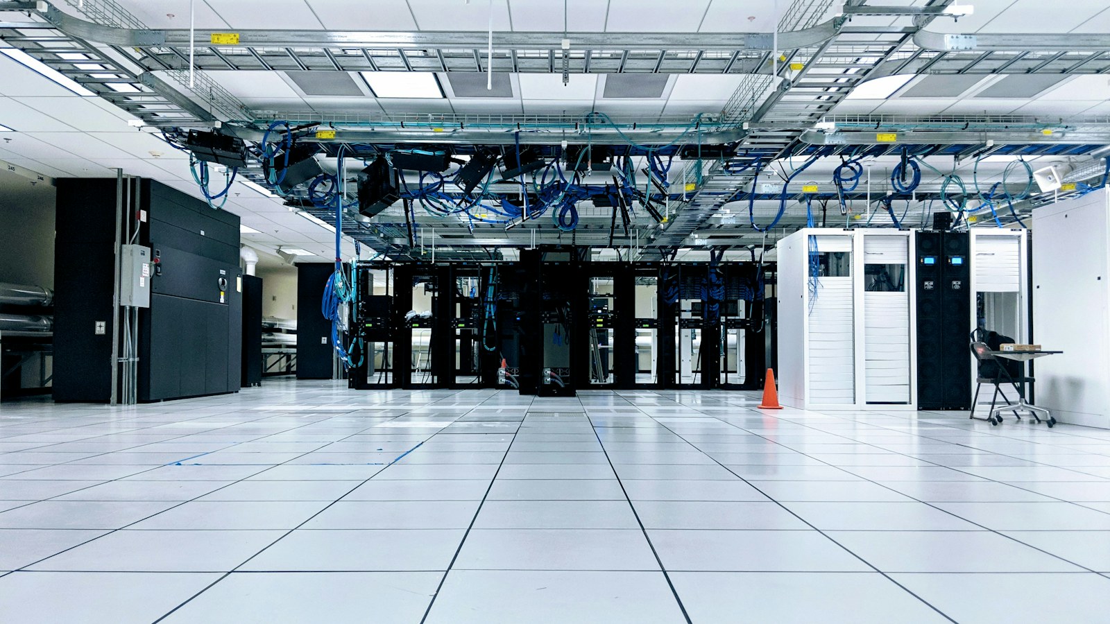 Data centre hall with server racks